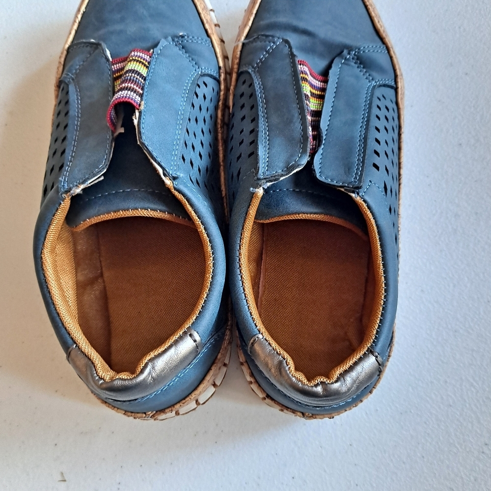 Ladies Blue Leather Top sneakers - Picture 5 of 6